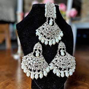 NWT White jhumka earrings set/ set of 3/ teeka & jhumka set/ INDIAN JEWELRY SET